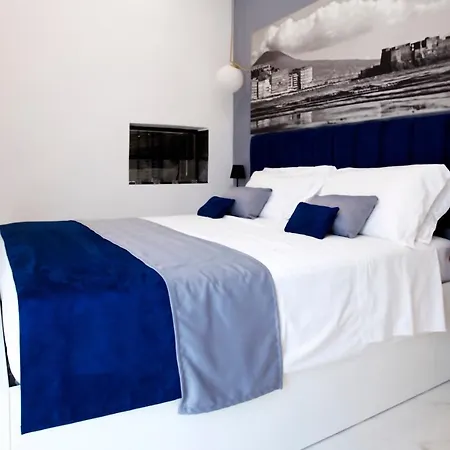 Scugnizzo Luxury Apartment *